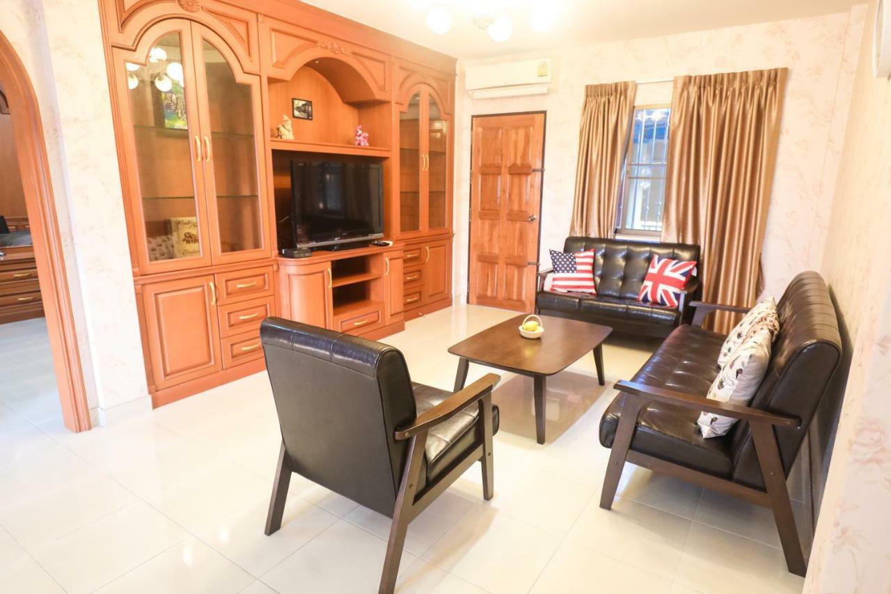 Appartamento Marin House Pattaya Esterno foto